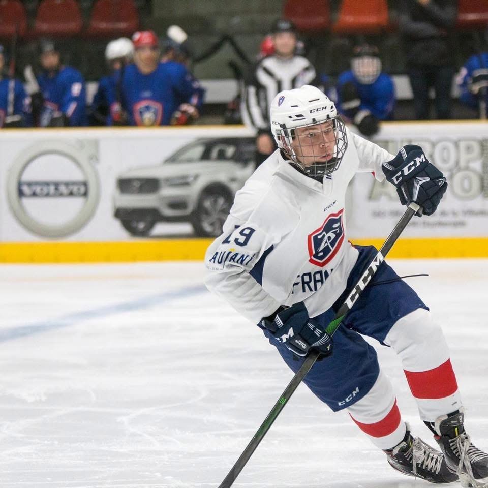 Paul Schmitt sous le maillot de l'équipe de France de hockey